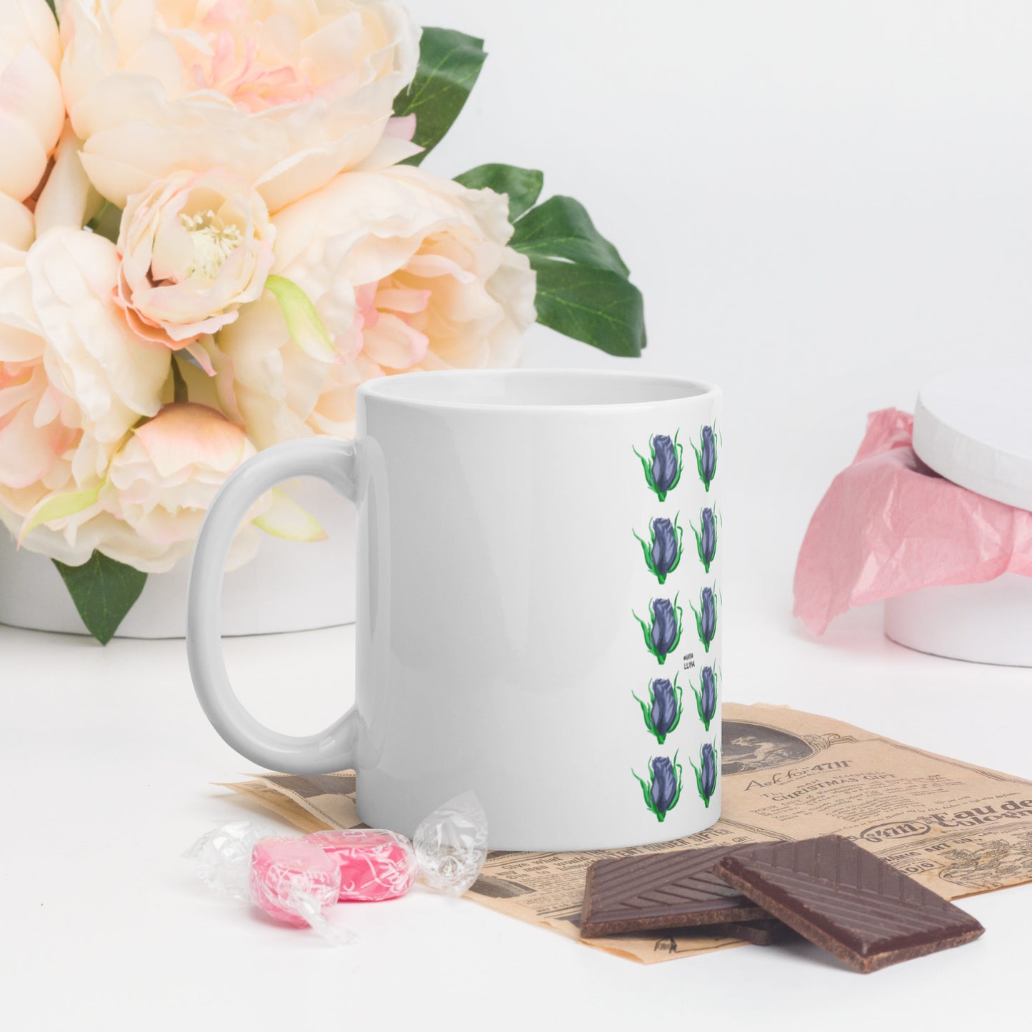 Una Lupa – Weiße Keramiktasse – Blaue Rose - Höhe 9,6 cm – Durchmesser 8,2 cm